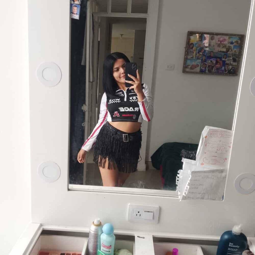 twerkgirl-coral Chatroom