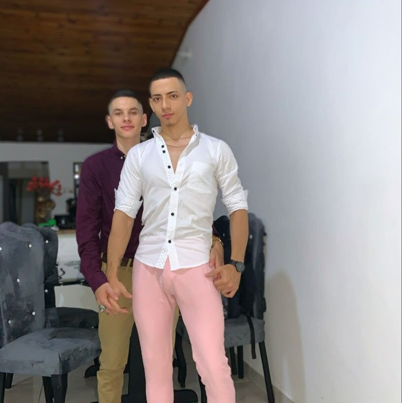 two_boys_hot69 Chatroom