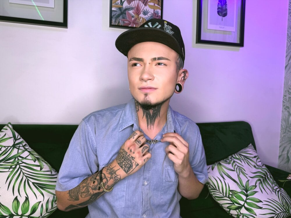 tyler_jones_ Chatroom
