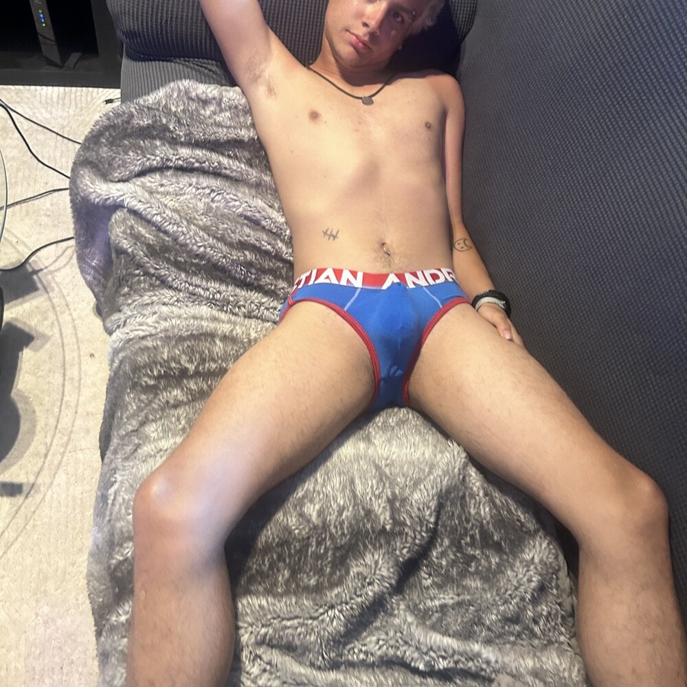 ultrasky220 Chatroom