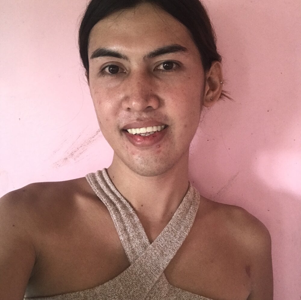 ur_hot_jenelle Chatroom