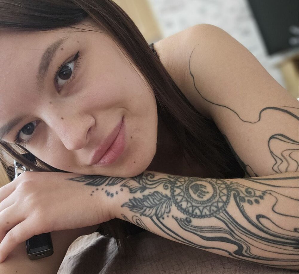 ur_shy_bambi Chatroom