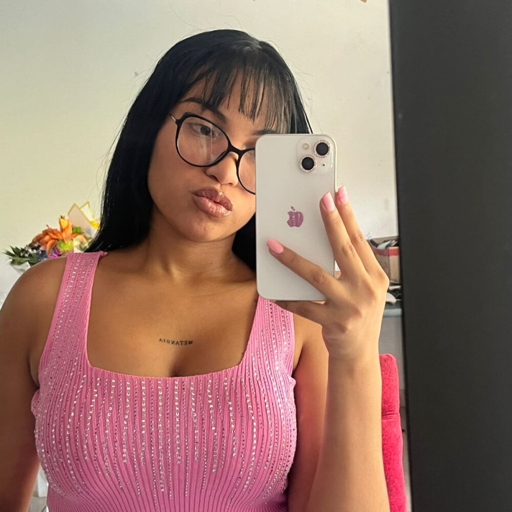 valeria_martinez19 Chatroom