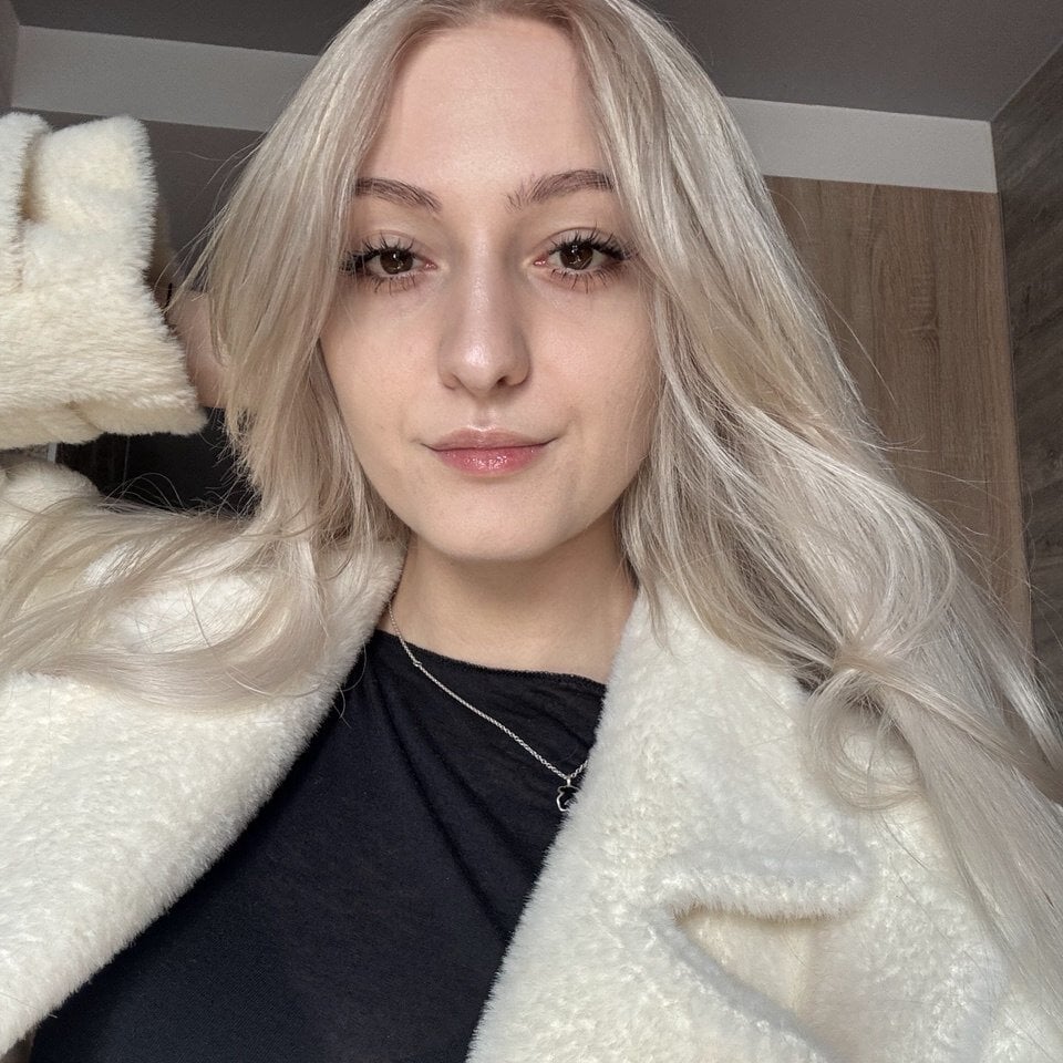 white_liillyy Chatroom