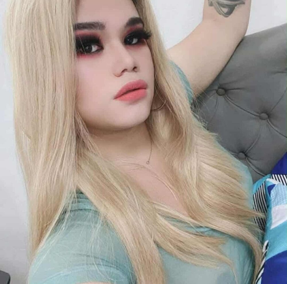 xHugeHarleySelfsuckerx Chatroom