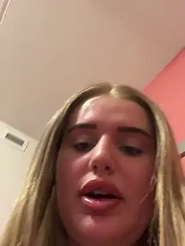 yourhornyslut Chatroom