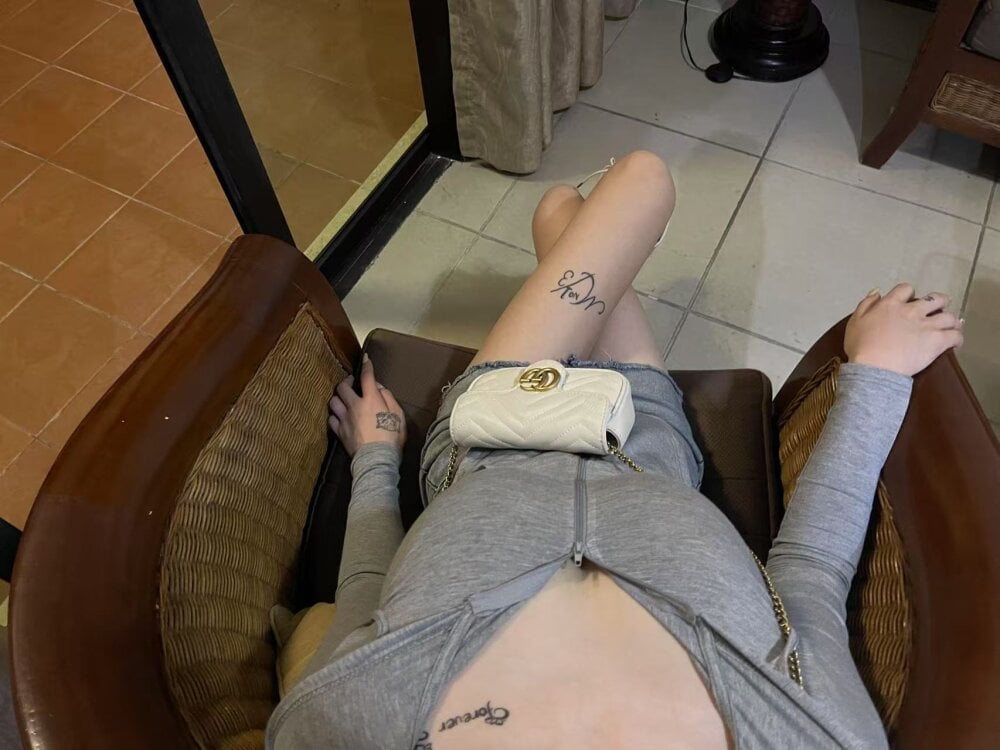 yuanyuanzi99 Chatroom