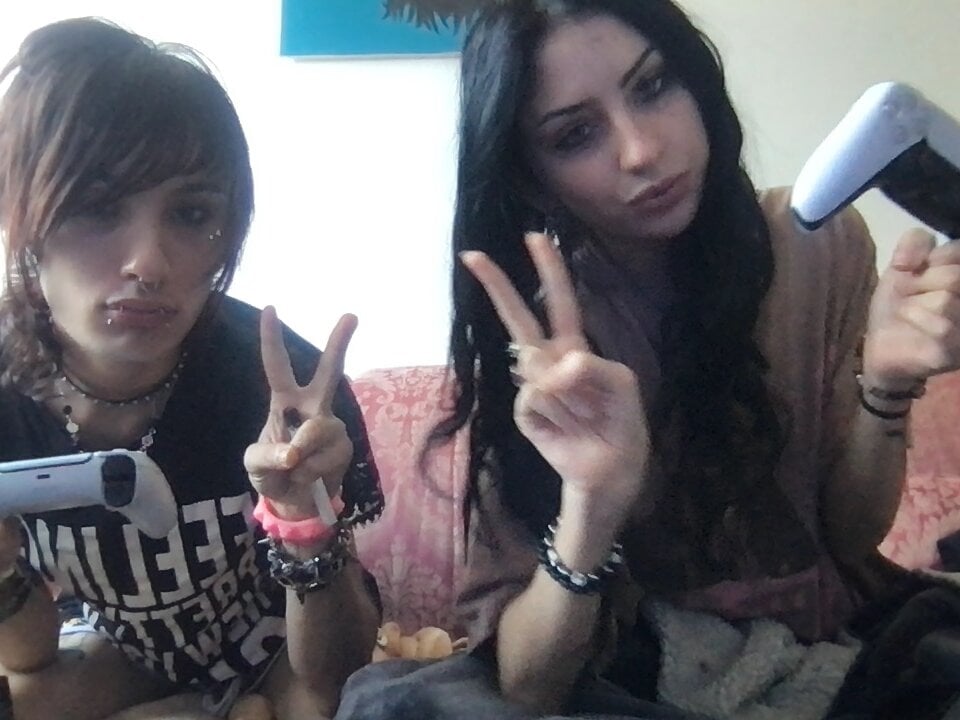 yungdumbgoth Chatroom